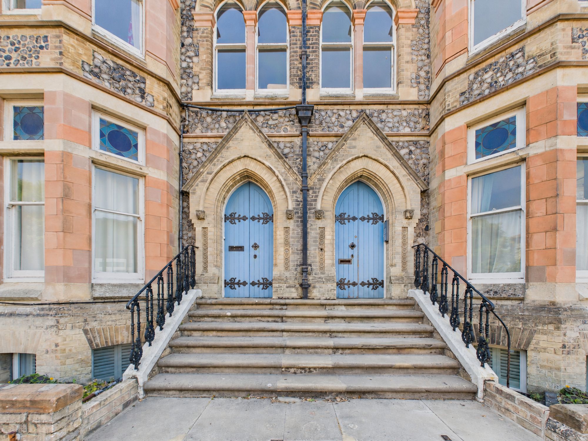 apartment for sale in Overstrand Road